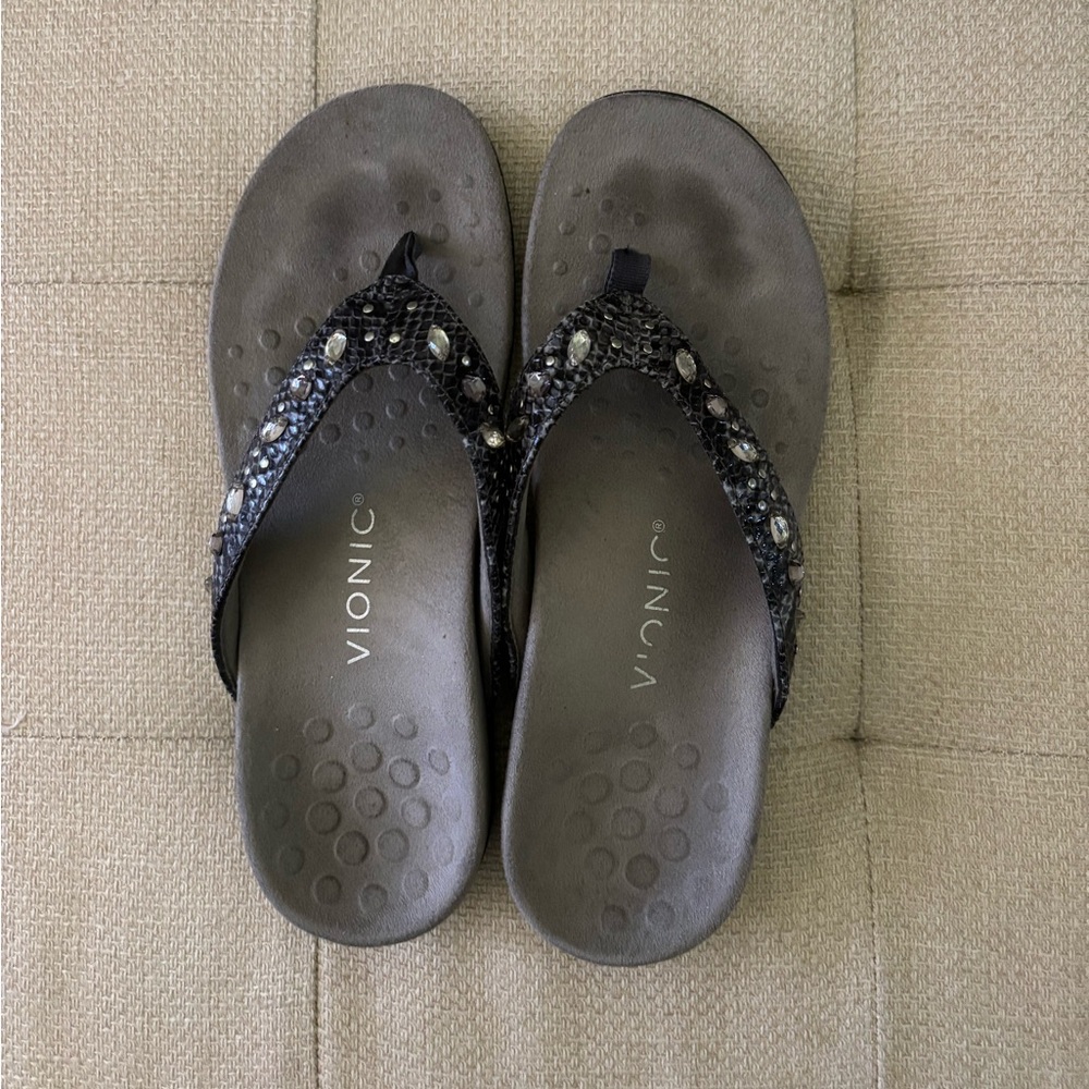 Vionic thong sandals, women’s size 8